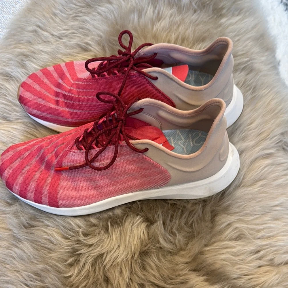 SAYSH Women's Athletic Running Shoes - Pink/Red